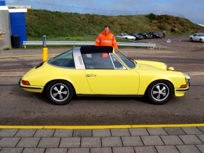 Nationale oldtimerdag Zandvoort 2010, 1973 PORSCHE 911 TARGA US, 20-YA-17 pic1 photo