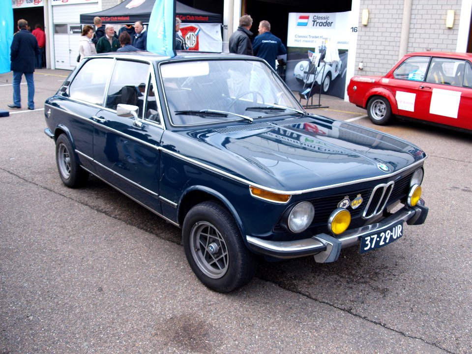 Nationale oldtimerdag Zandvoort 2010, 1972 BMW TOURING 1600, 37-29-UR pic2