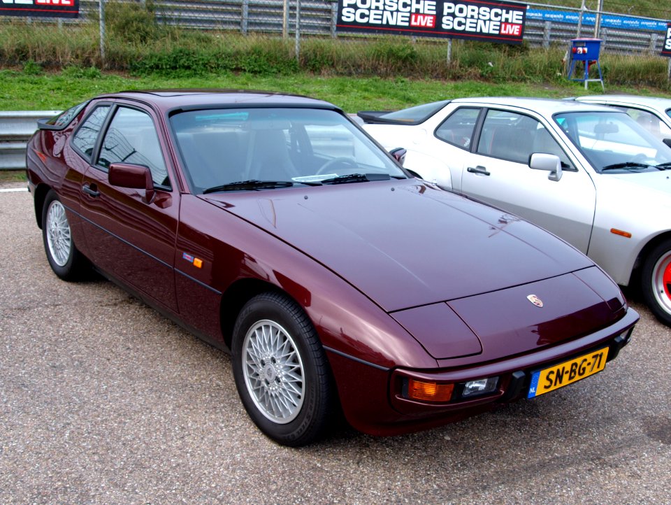 Nationale oldtimerdag Zandvoort 2010, 1984 PORSCHE 924, SN-BG-71