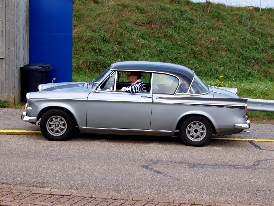 Nationale oldtimerdag Zandvoort 2010, 1965 SUNBEAM RAPIER SERIES IV, FJ-66-00 pic2