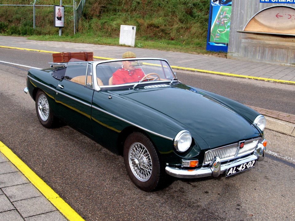Nationale oldtimerdag Zandvoort 2010, 1965 MG B, AL-45-02 pic3