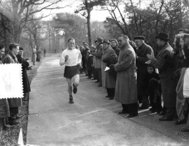 Nationale Cross Veldloop Velsen van Suomc, winnaar S. Bobeldijk, Bestanddeelnr 906-2902