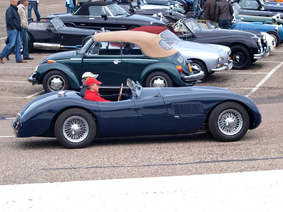 Nationale oldtimerdag Zandvoort 2010, 1968 JAGUAR 420 SPORTS, AE-19-16 pic2
