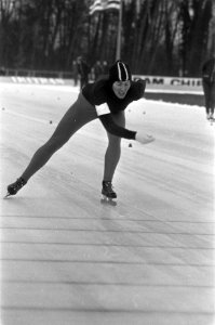 Nationale B-kampioenschappen schaatsen te Eindhoven, Atje Keulen Deelstra in act, Bestanddeelnr 925-2706