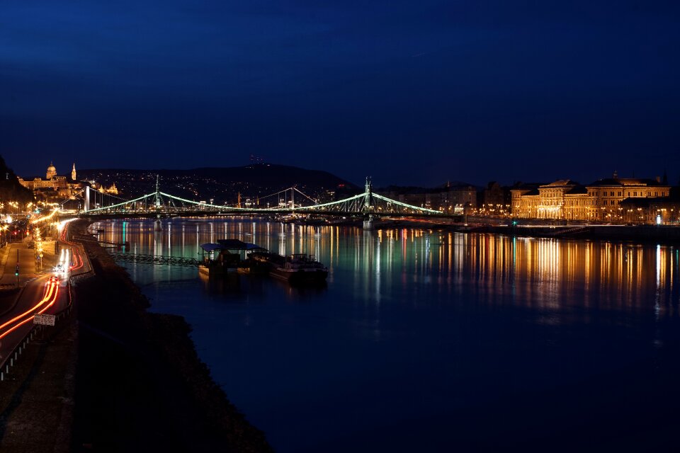 City dark bridge photo