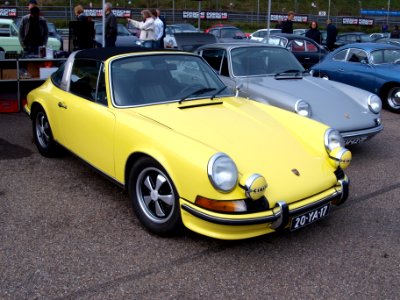 Nationale oldtimerdag Zandvoort 2010, 1973 PORSCHE 911 TARGA US, 20-YA-17 pic2