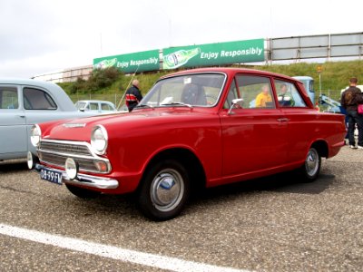 Nationale oldtimerdag Zandvoort 2010, 1968 Ford Cortina 1200, pic2