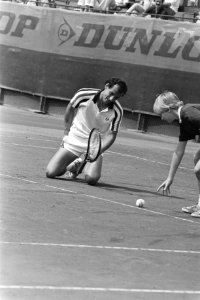 Nationale tenniskampioenschappen, Scheveningen Sie op zijn knieen, Bestanddeelnr 932-2746