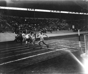 Nationale Atletiekwedstrijd stadion finale 100 m, Bestanddeelnr 901-8801