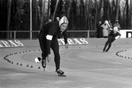 Nationale B-kampioenschappen schaatsen te Eindhoven, Wil Burgmeijer in actie, Bestanddeelnr 925-2705