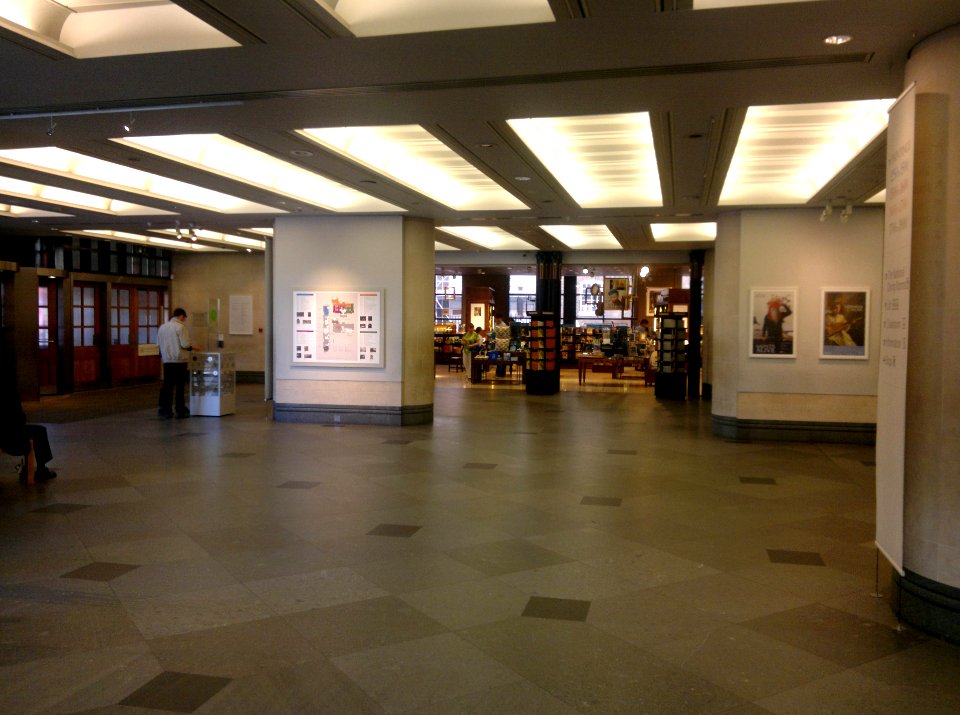 National Gallery Sainsbury Wing foyer and bookshop