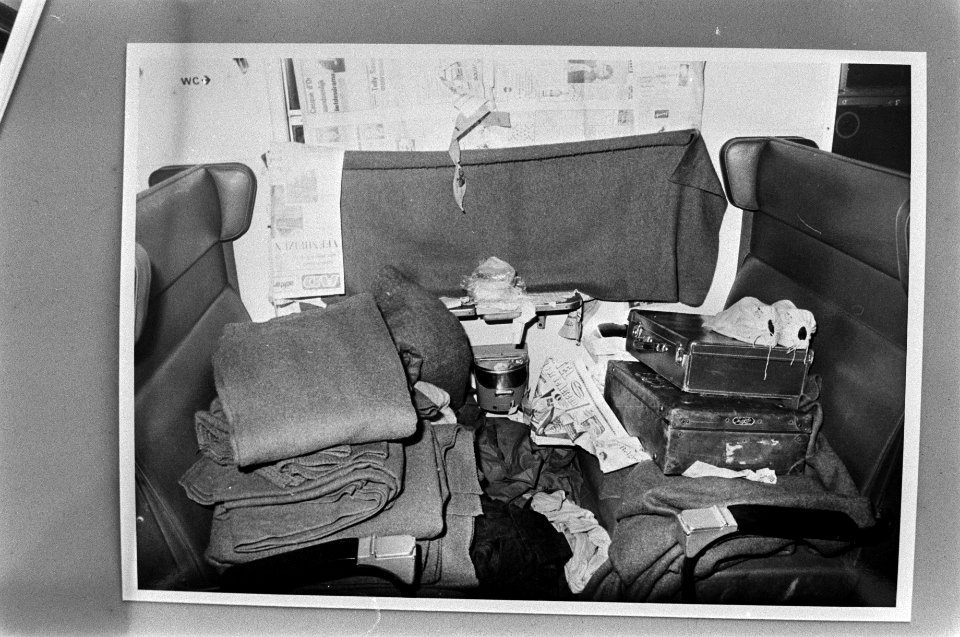 Nasleep treingijzeling in Wijster de coupe waarin de gijzelaars dertien dagen v, Bestanddeelnr 928-3264