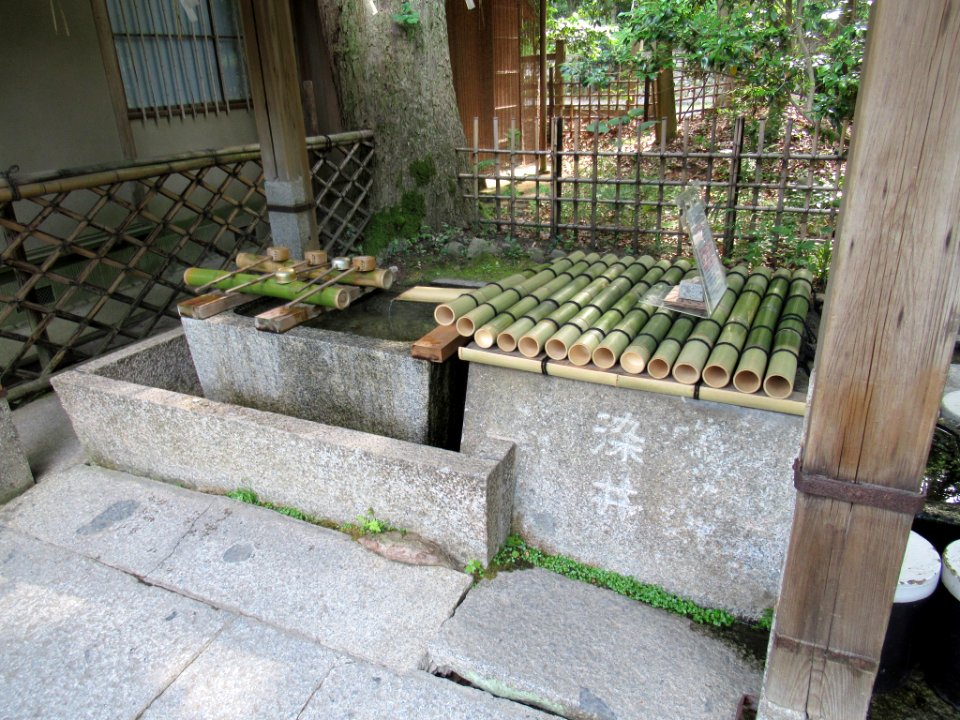 Nashinoki-jinja-032-Somei-no-mizu