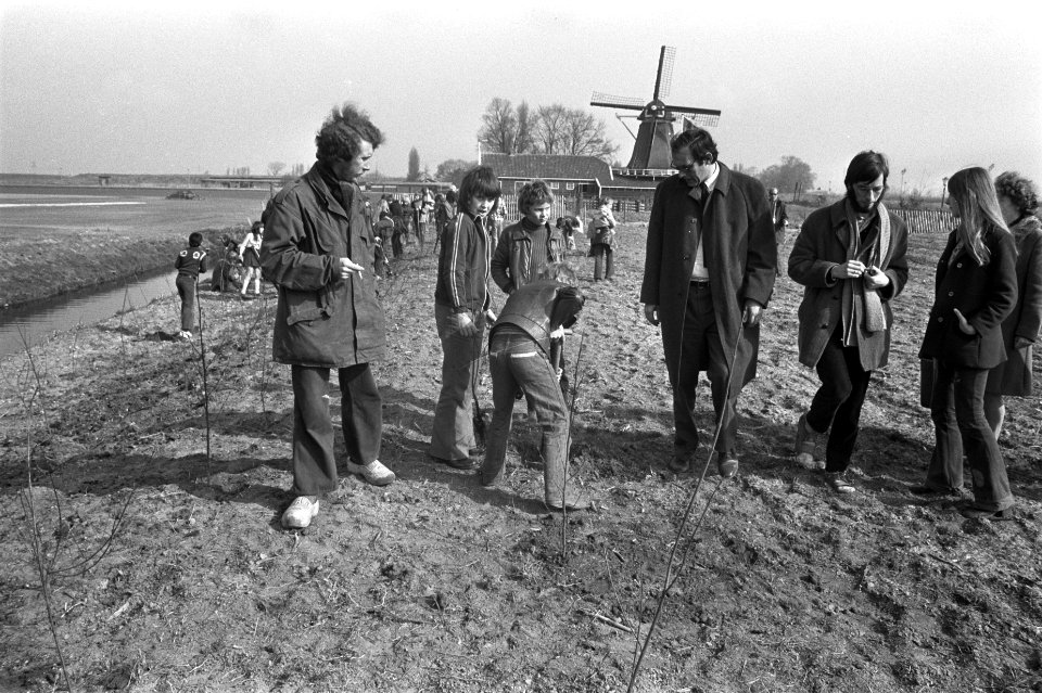 Nationale Boomplantdag, Amsterdam, midden Wethouder Lammers, Bestanddeelnr 926-3052