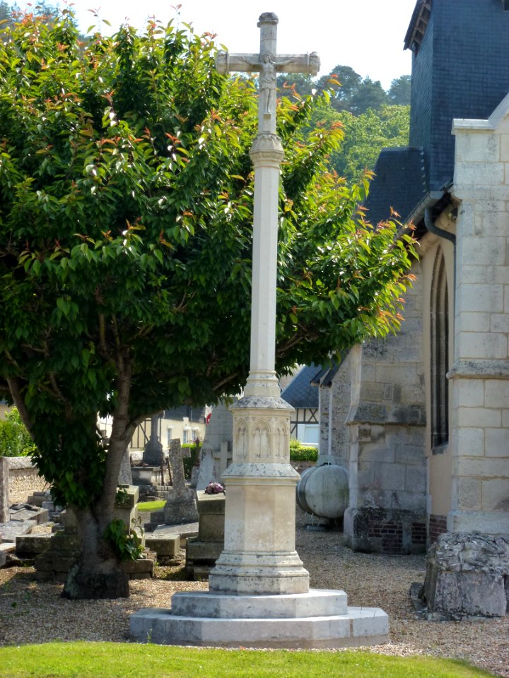 Nassandres (Eure, Fr) croix de cimetière