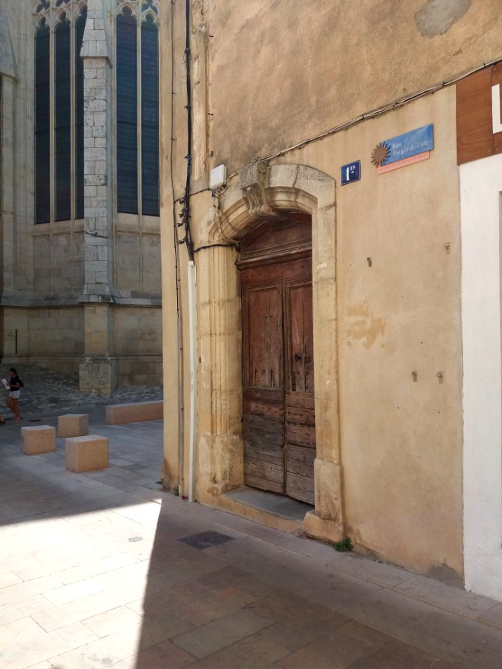 Narbonne - Rue Rouet-de-Lisle - Porte au numéro 1bis