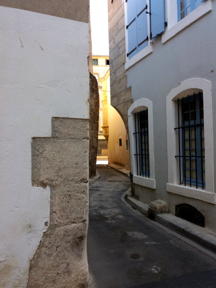 Narbonne - Rue Diderot vers la rue Droite
