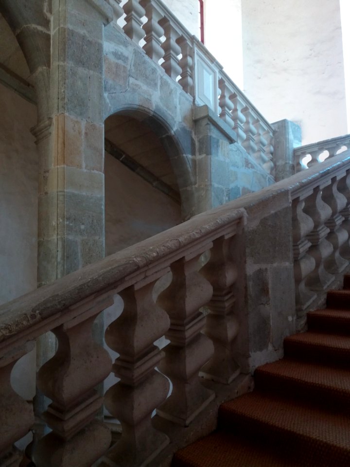 Narbonne - Grand escalier du Palais des Archevêques - Rampes