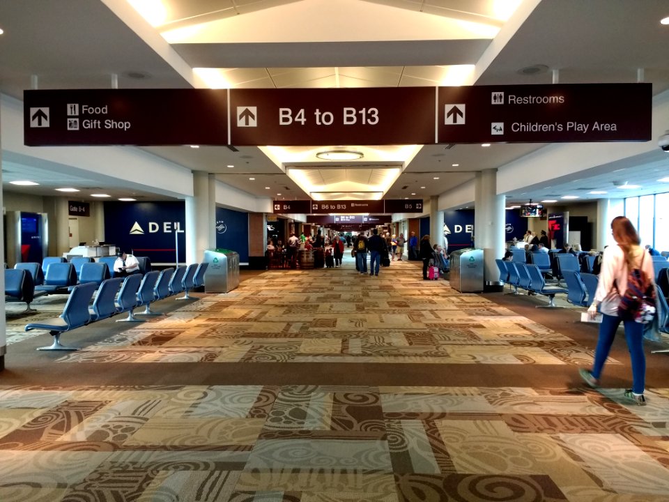 Nashville International Airport Concourse B interior 1