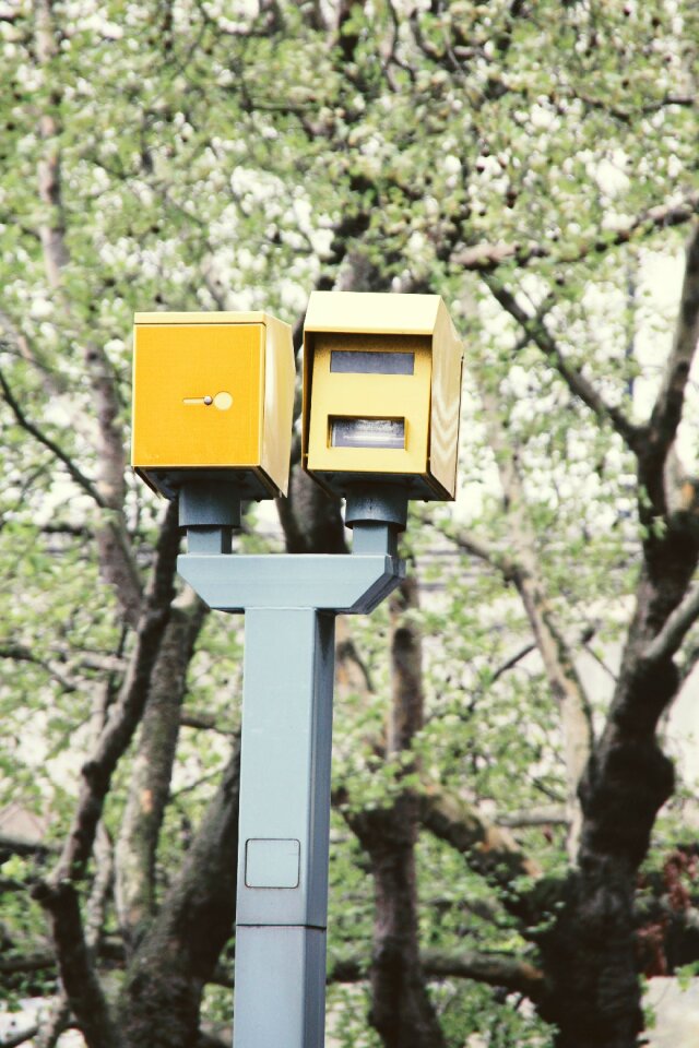 Expensive photo blitzer speed control