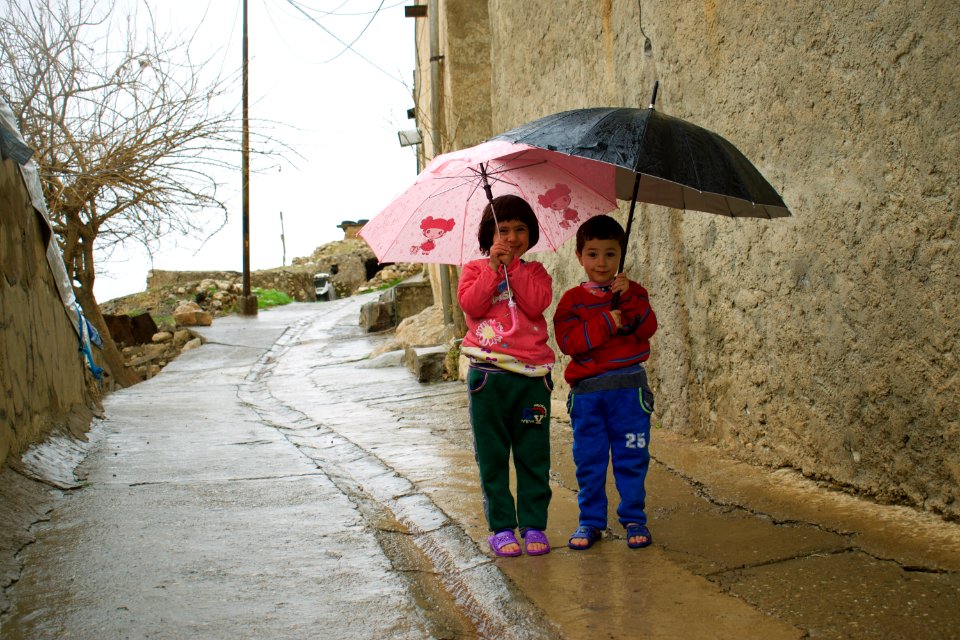 Nasir, the gatekeeper of the Shrine of Nahum in alQosh, with his kids 03