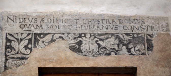 Napis Tynská skola