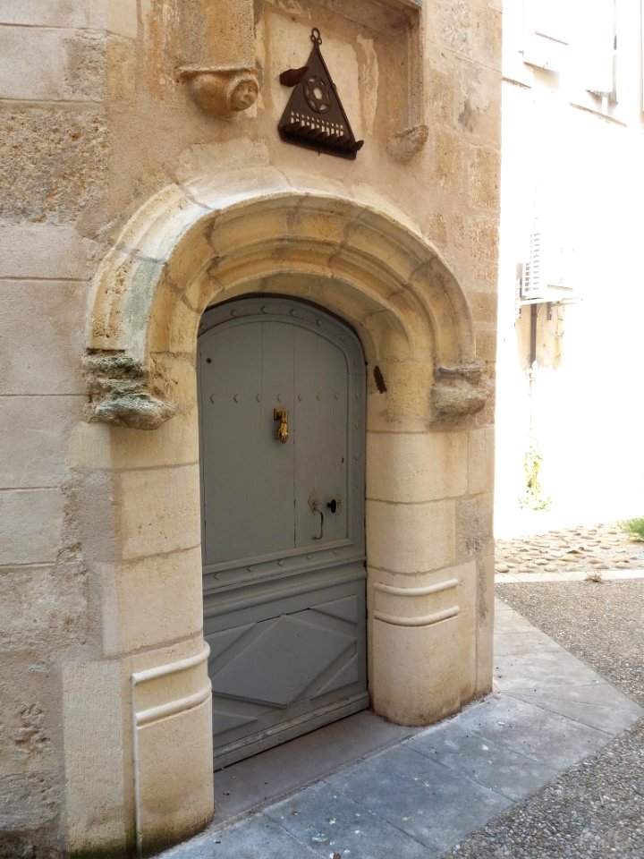 Narbonne - Rue Droite - Maison de l'Aumône - Porte de la tour