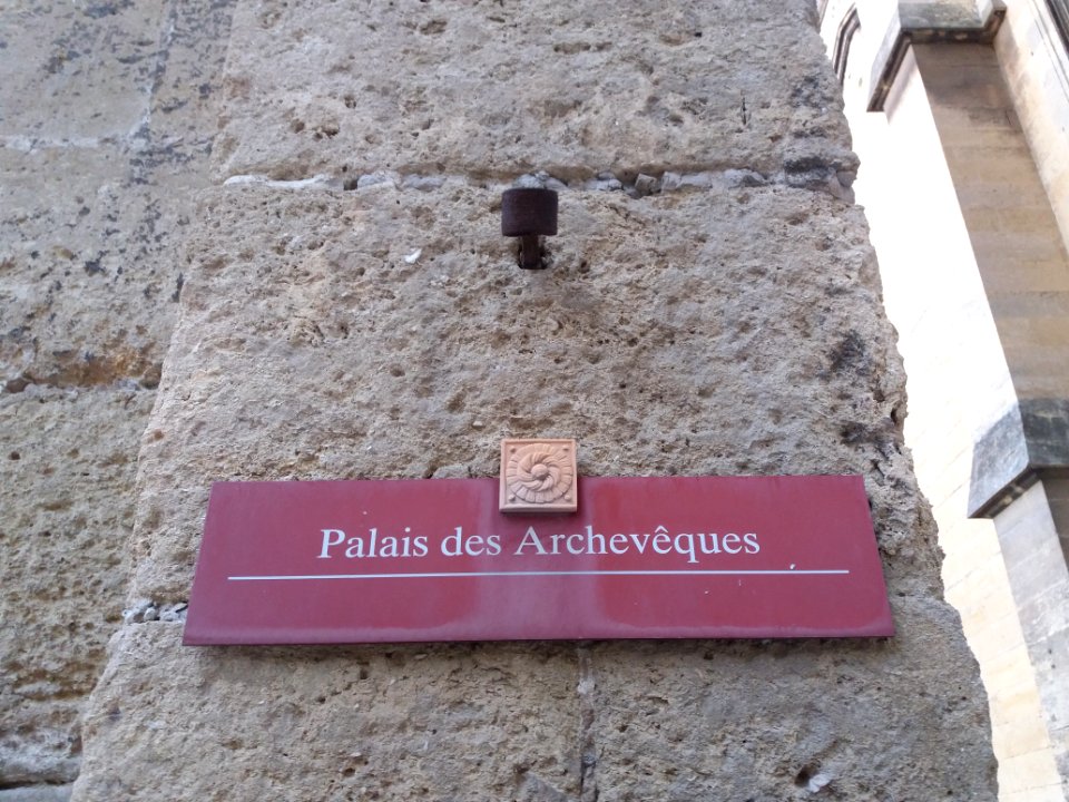 Narbonne - Cathédrale Saint-Just - Plaque Palais des Archevêques