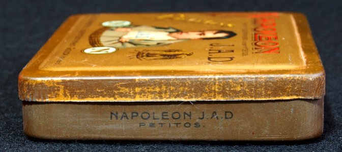 Napoleon JAD petitos, NVJA Donkers Sigarenfabrieken, Gouda, goudkleurig blikje, foto3