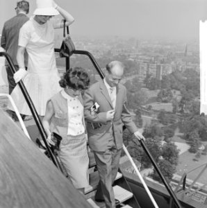 Nancy B Self, Tulip Queen, op de Euromast te Rotterdam, Bestanddeelnr 914-0384
