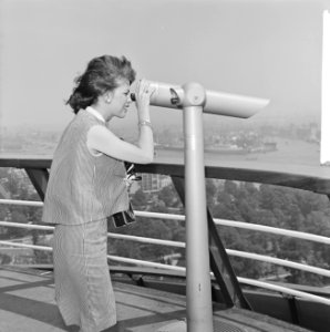 Nancy B Self, Tulip Queen, op de Euromast te Rotterdam, Bestanddeelnr 914-0385