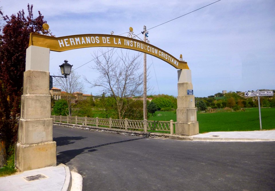 Nanclares de la Oca - Colegio de San José-Menesianos 01
