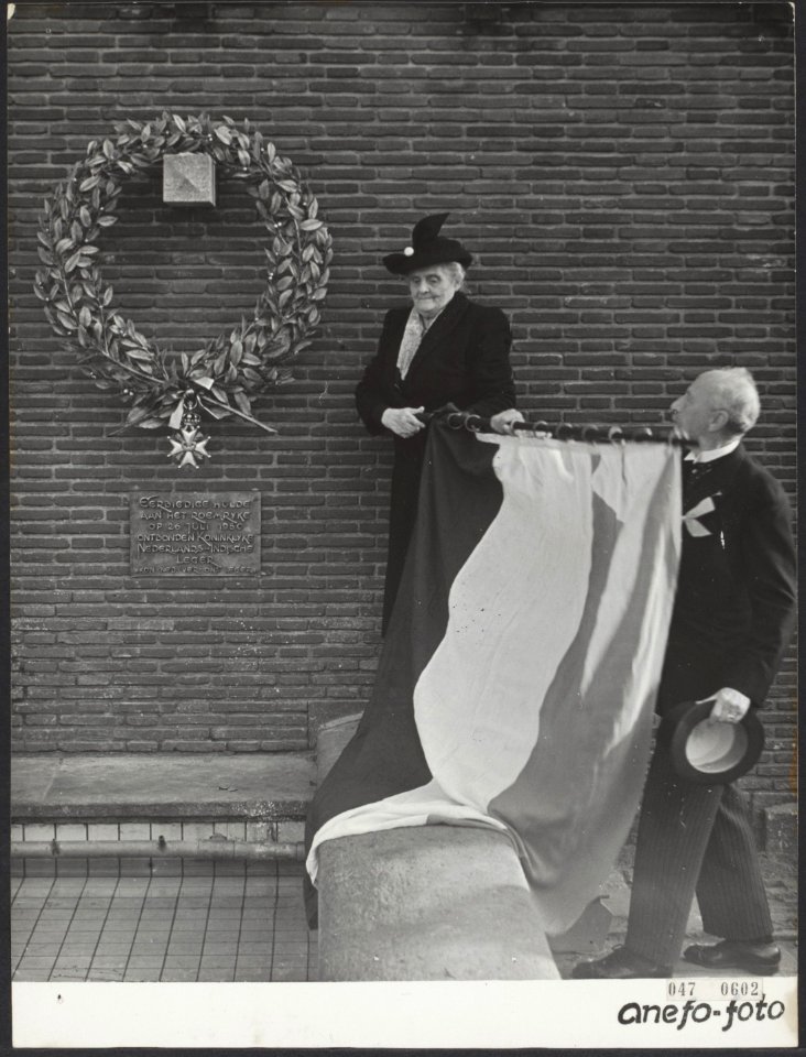 Namens de Koninklijke Nederlandse Vereniging Ons Leger heeft mevrouw Van der W, Bestanddeelnr 047-0602