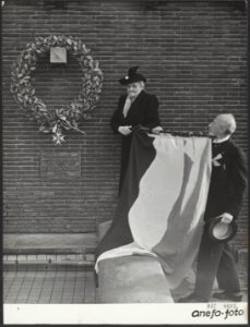 Namens de Koninklijke Nederlandse Vereniging Ons Leger heeft mevrouw Van der W, Bestanddeelnr 047-0602