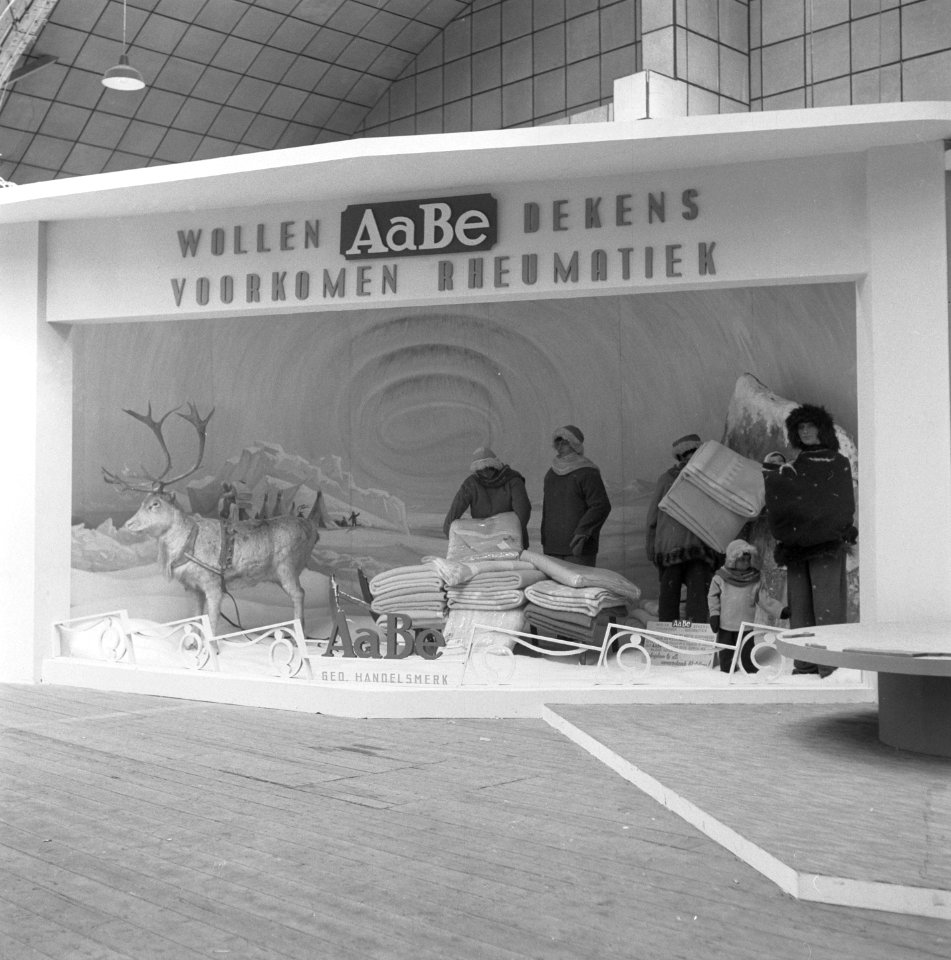 Nahinto-tentoonstelling RAI-gebouw Aa-Be-dekens, Bestanddeelnr 902-9470
