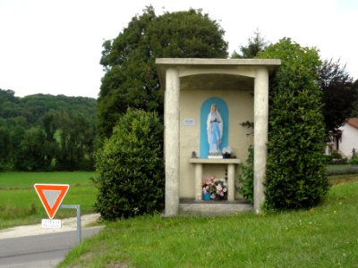 Naives-Rosières (Meuse) Naives, oratoire N.D. de la Route