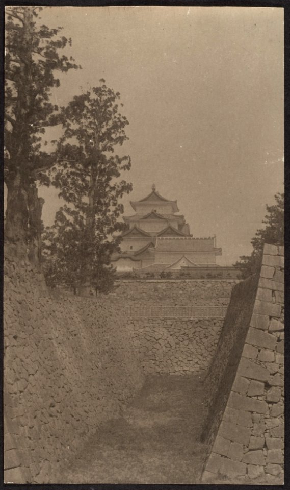 Nagoya Castle (south view) photographed by Adolf de Meyer within 1900-1910