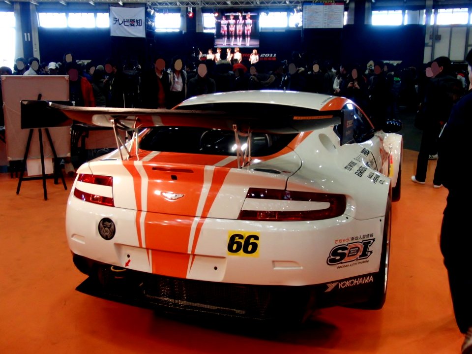 Nagoya Auto Trend 2011 (9) triple a Vantage GT2