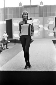 Najaarsmode en voor de winter 19661967, Mondriaan-stijl, Bestanddeelnr 918-9950