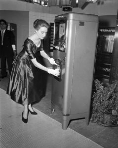 Najaarsbeurs Utrecht. Koffieautomaat, Bestanddeelnr 907-9938