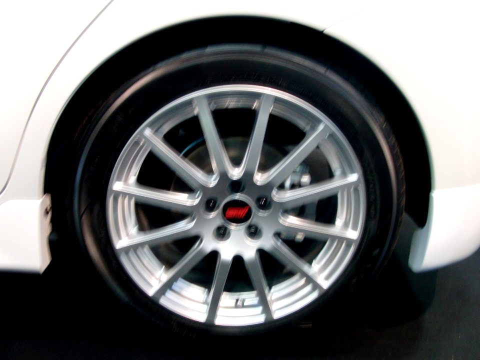 Nagoya Auto Trend 2011 (49) the tire wheel of Subaru TREZIA STI