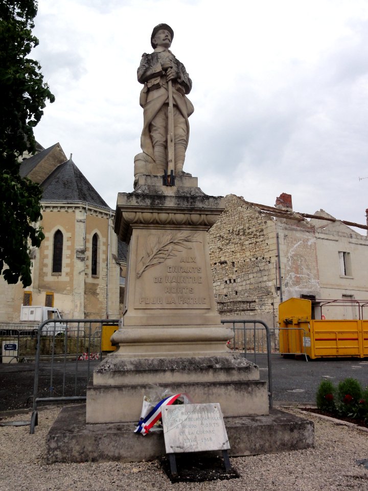 Naintré (Vienne) Monument aux morts