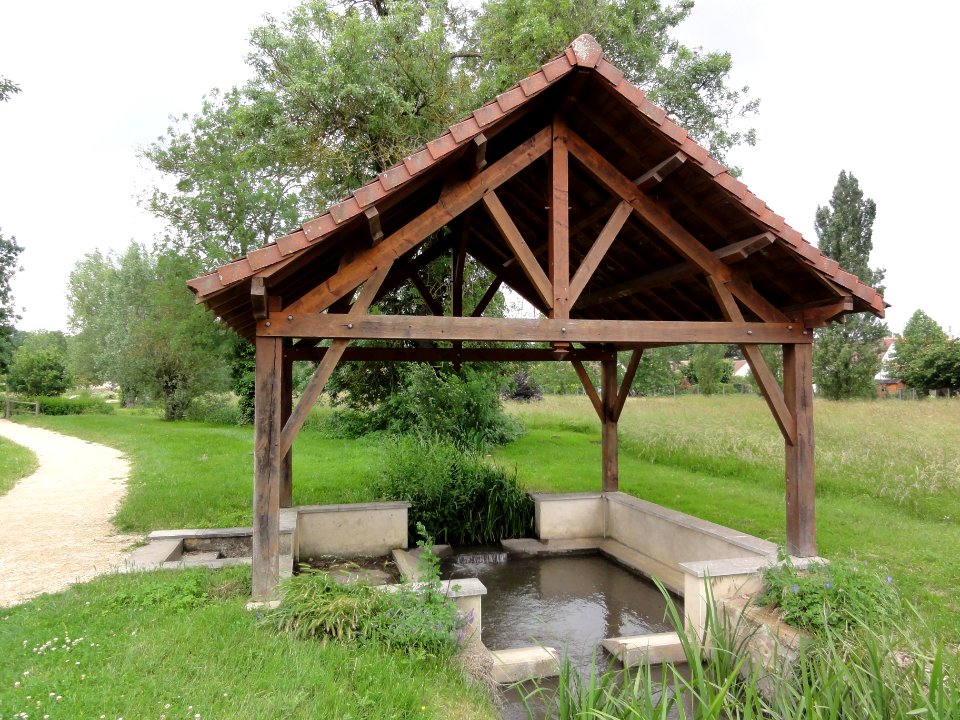 Naintré (Vienne) lavoir