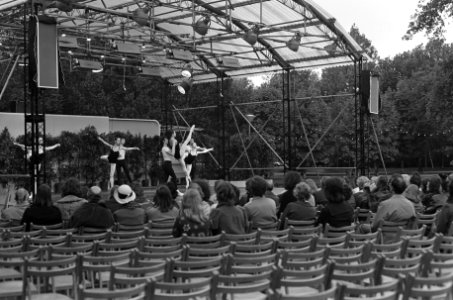 Nationaal Ballet geeft openingsvoorstelling Vondelparkfeesten 1973, Bestanddeelnr 926-4575
