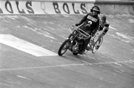 Nationaal Kampioenschap prof stayers in Olympisch Stadion, 9 Piet de Wit met gan, Bestanddeelnr 926-5858