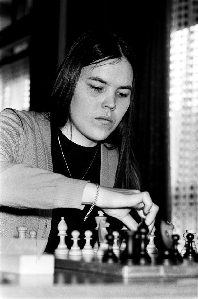 Nationaal kampioenschap schaken dames in Mijdrecht Nederlands kampioene Erika B, Bestanddeelnr 931-5014