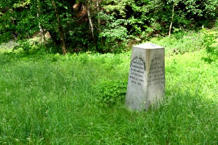 Nathaniel Dickinson memorial - Northfield, Massachusetts - DSC07557