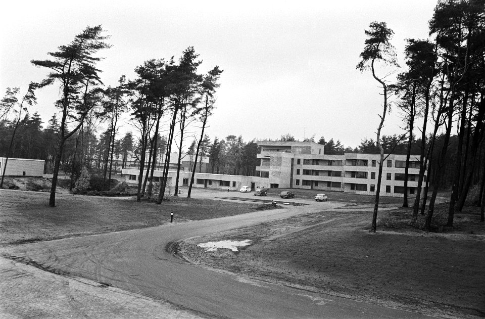 Nationaal Sport Centrum Papendal bij Arnhem in gebruik gebouwen voor binnenspo, Bestanddeelnr 923-9664