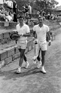 Nationaal Tenniskampioenschappen te Scheveningen. Weyerman (rechts) en Hordijk, Bestanddeelnr 920-5809