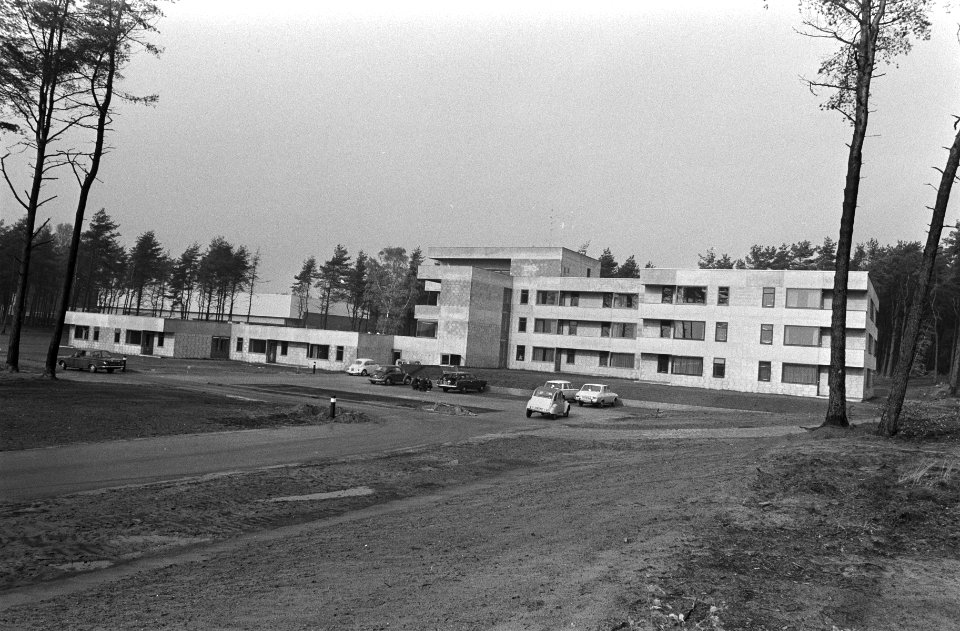 Nationaal Sport Centrum Papendal bij Arnhem in gebruik exterieur gebouwen, Bestanddeelnr 923-9668
